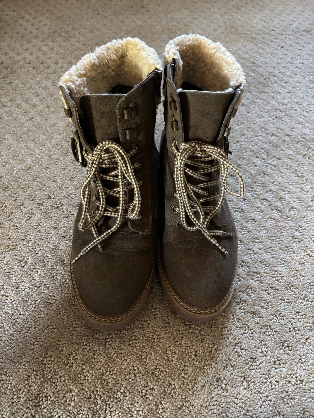 Universal Thread Women’s Winter Suede Fleece Chukka Boots